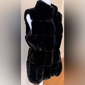 Elegant Black Faux Fur Vest coat
